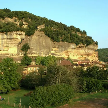 Charming With Pool In Vezac Beynac-et-Cazenac