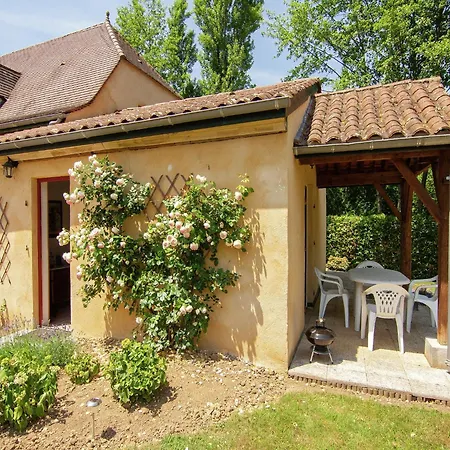 Charming With Pool In Vezac * بيناك إي كازوناك