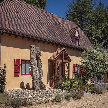 Charming With Pool In Vezac Prázdninový dům