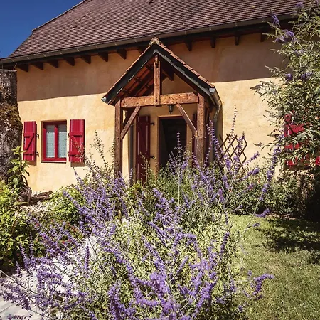 Charming With Pool In Vezac بيناك إي كازوناك