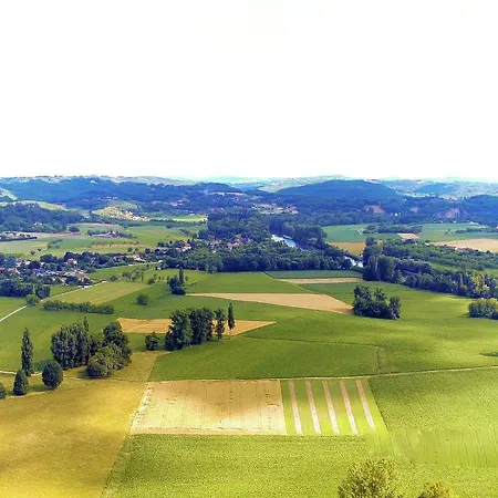 Vakantiehuis In Vezac Near Forest And
