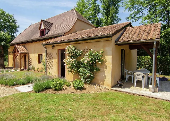 In Vezac Near Forest And Feriehus Beynac-et-Cazenac